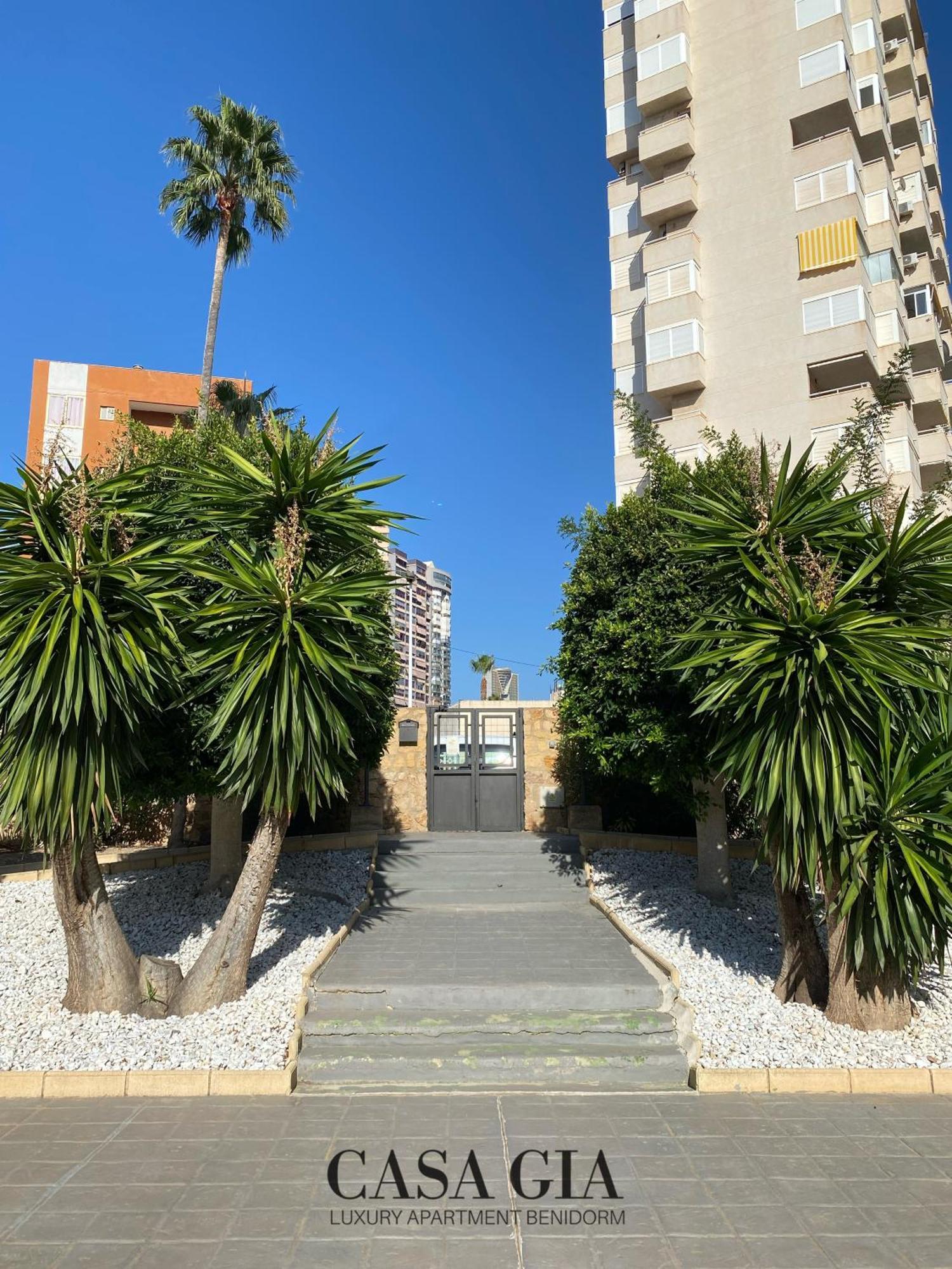 Casa Gia L Luxury Apartment Бенидорм Екстериор снимка